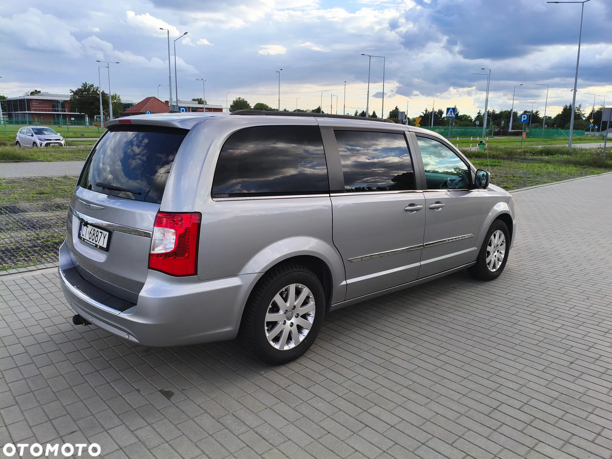 Chrysler Town & Country 3.6 Touring - 2