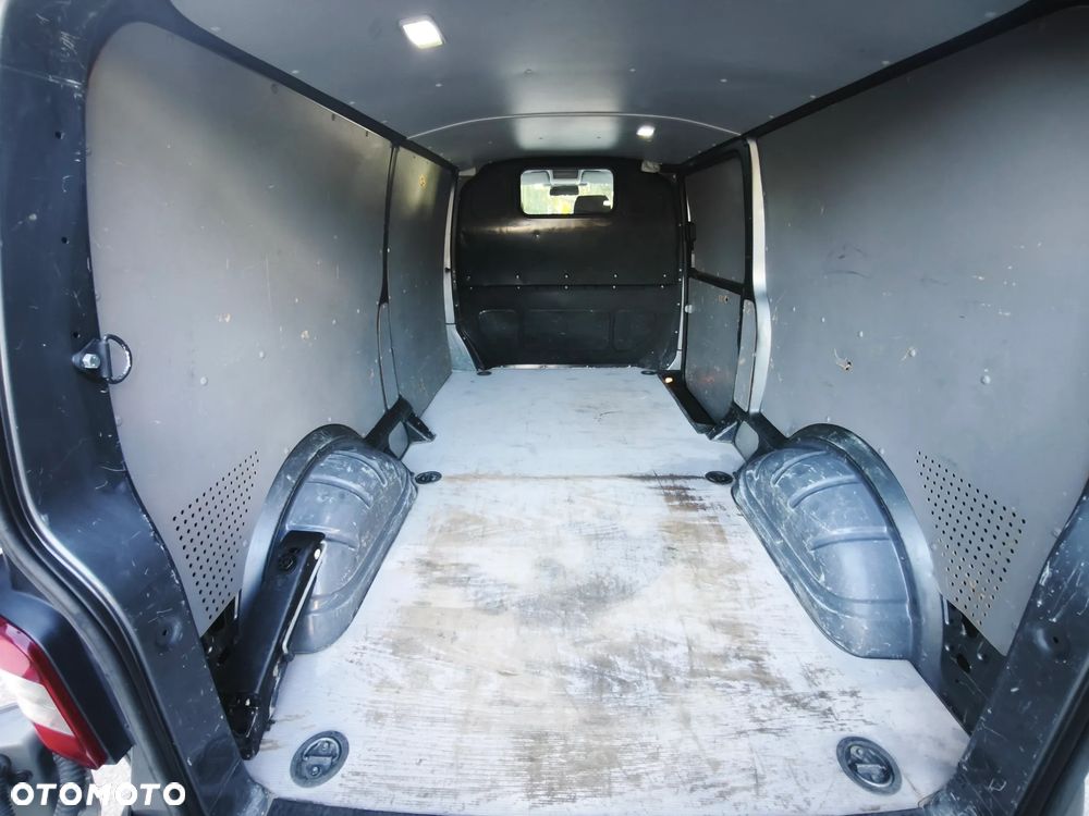 Volkswagen Transporter - 12