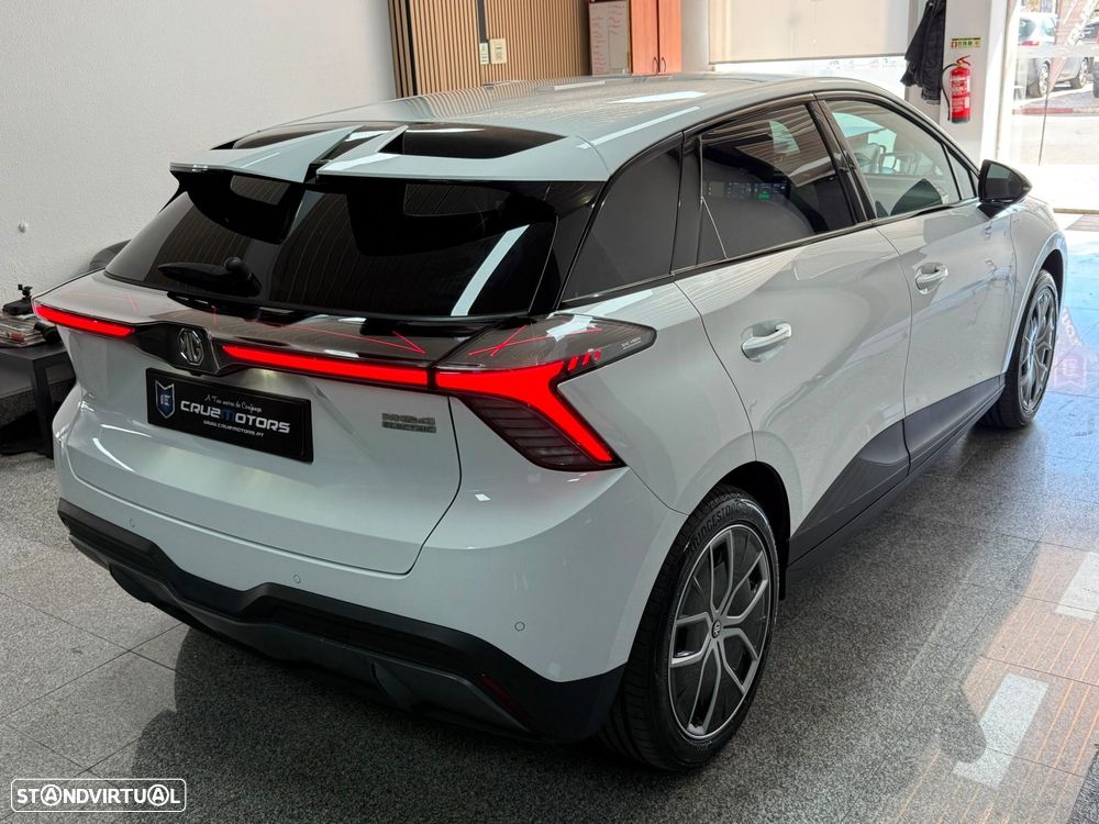 MG MG4 64 kWh Luxury - 8