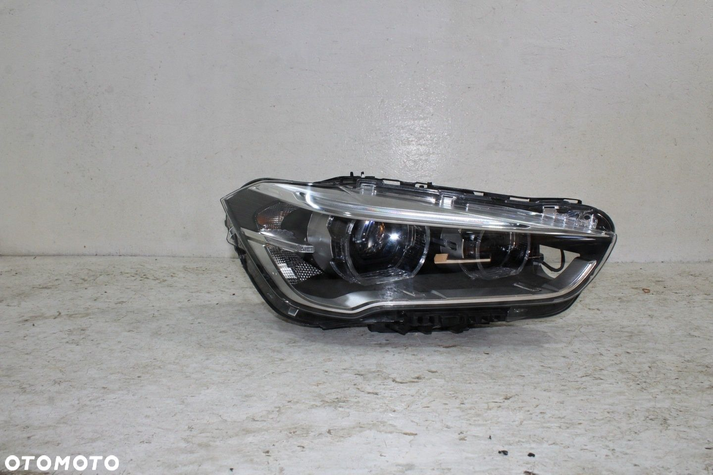BMW x1 F48 lampa prawa przód Full Led 7472220 - 2