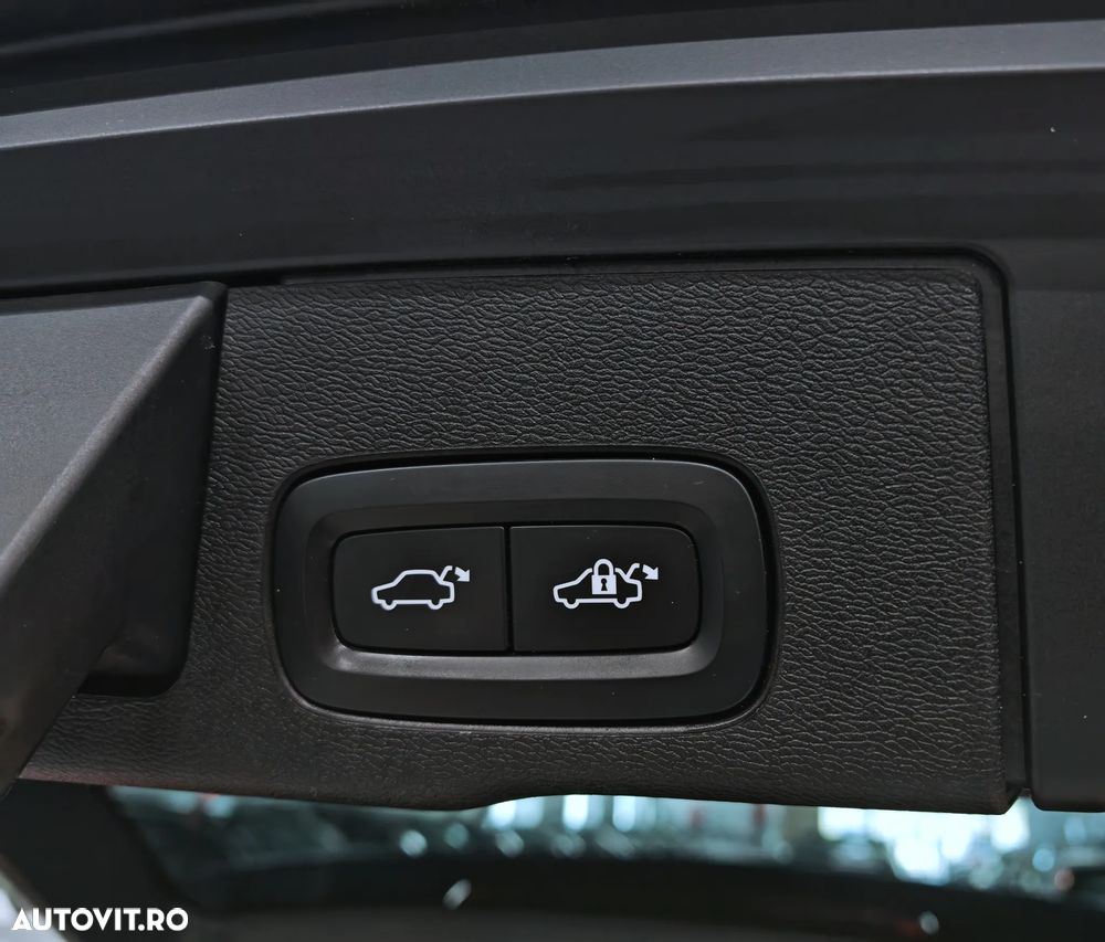 Volvo XC 60 D4 Geartronic Momentum - 28