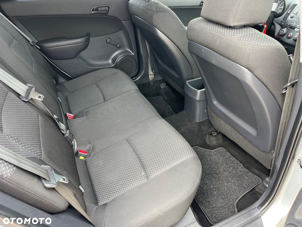 Hyundai i30 i30cw 1.4 blue Comfort - 20