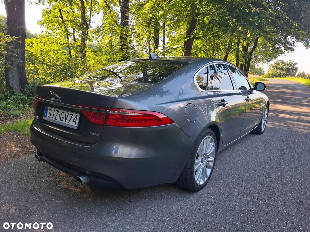 Jaguar XF 3.0 V6 Prestige - 3