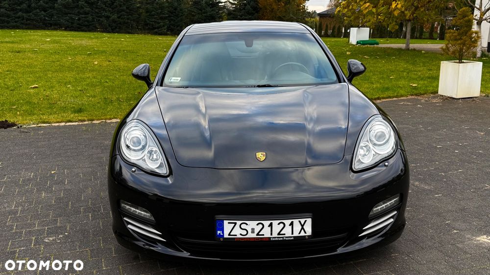 Porsche Panamera 4S - 23