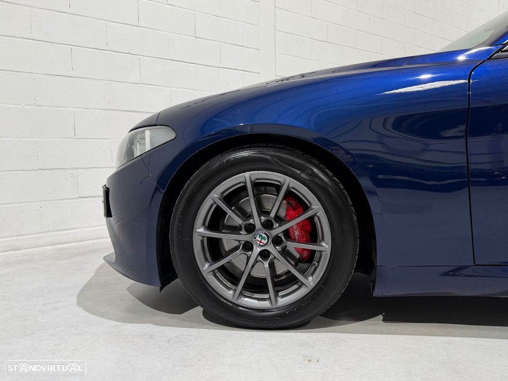 Alfa Romeo Giulia 2.2 D AT8 - 16