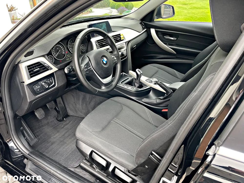 BMW Seria 3 318i GPF Advantage - 23
