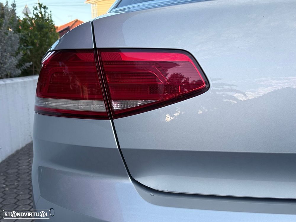 VW Passat 2.0 TDI Confortline DSG - 22