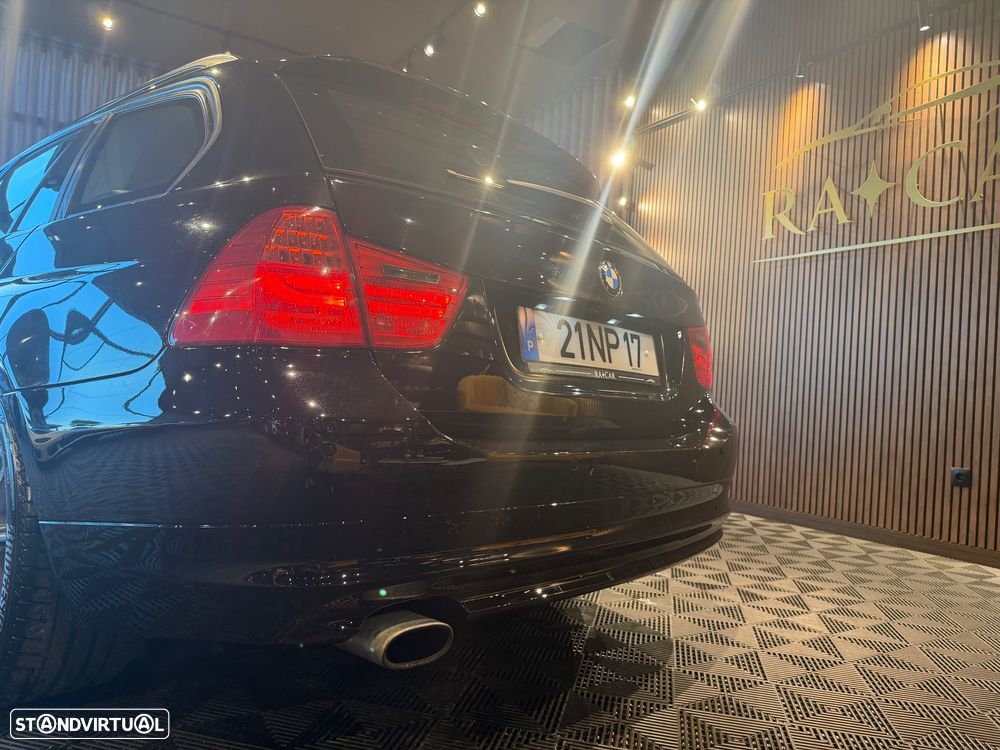 BMW 320 d Navigation Sport - 17