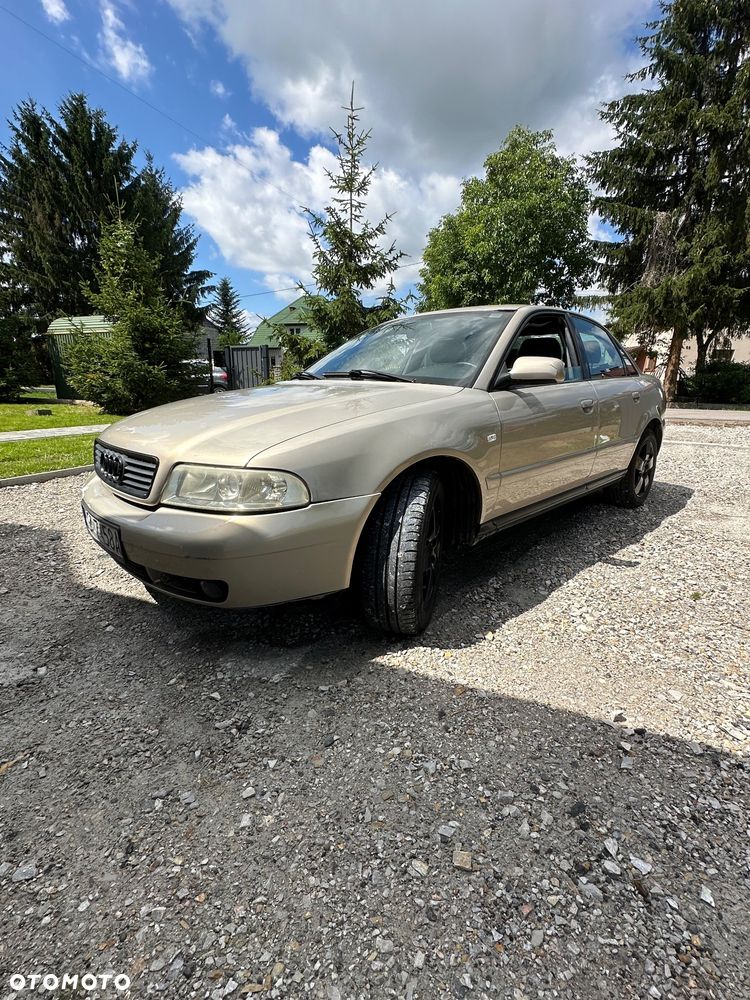 Audi A4 Limousine - 5