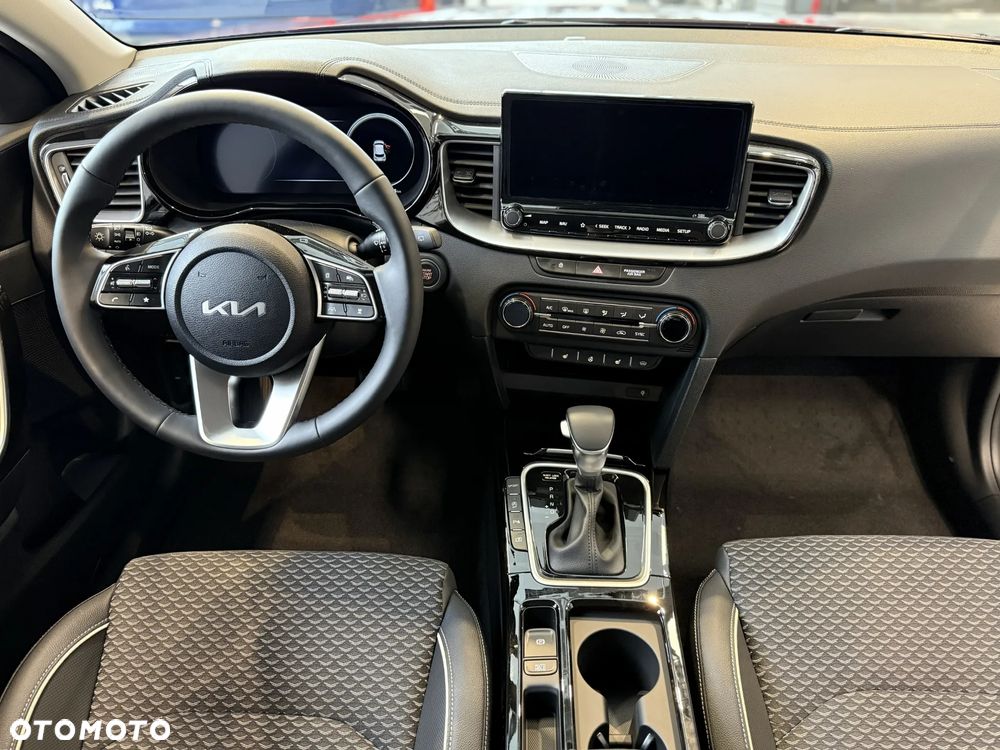 Kia XCeed 1.6 T-GDI Business Line DCT - 19
