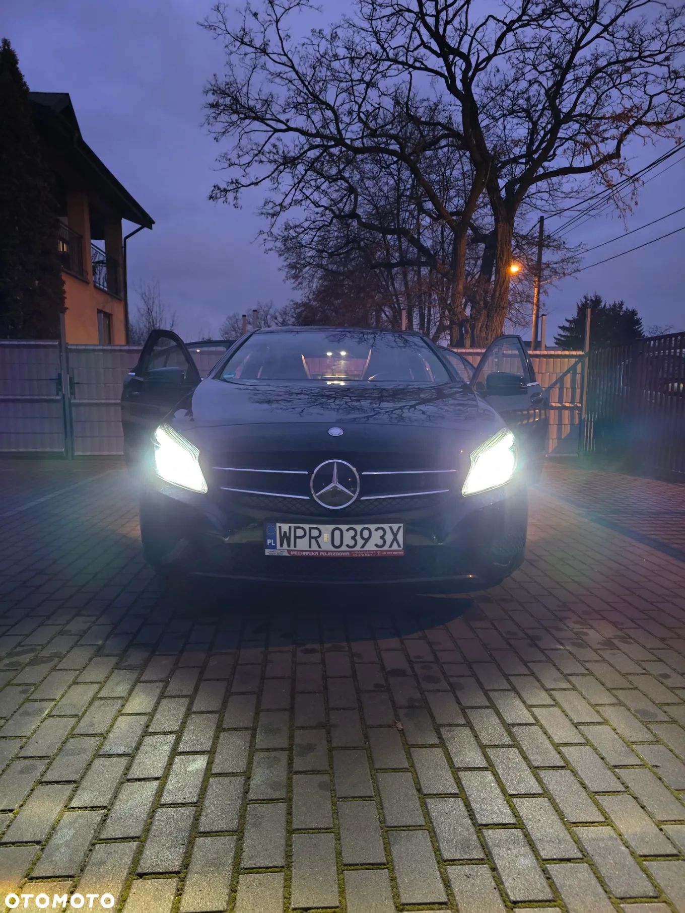 Mercedes-Benz Klasa A 180 BlueEfficiency Edition - 1
