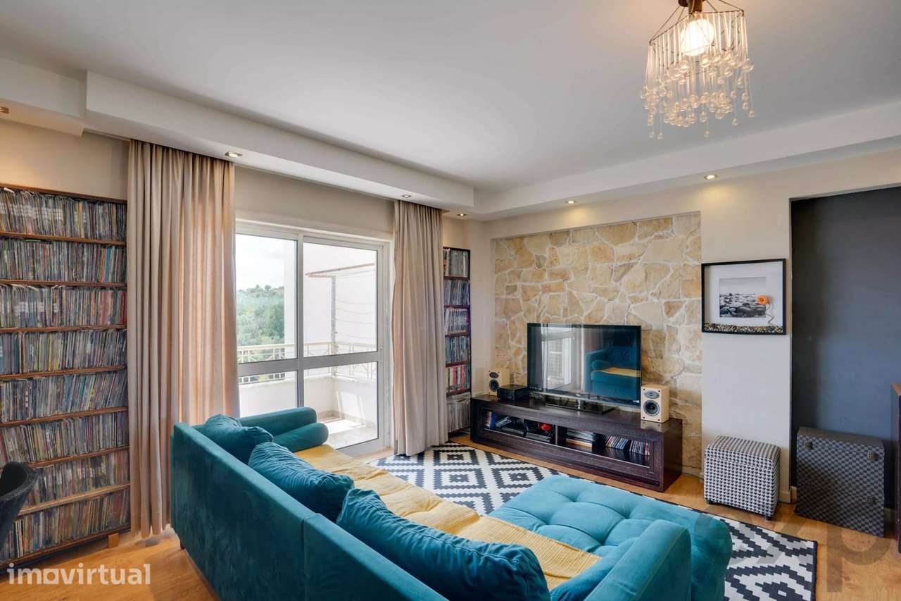 Apartamento T3 Póvoa de Santa Iria com Box e uma excelente arrecadacão - Grande imagem: 3/35