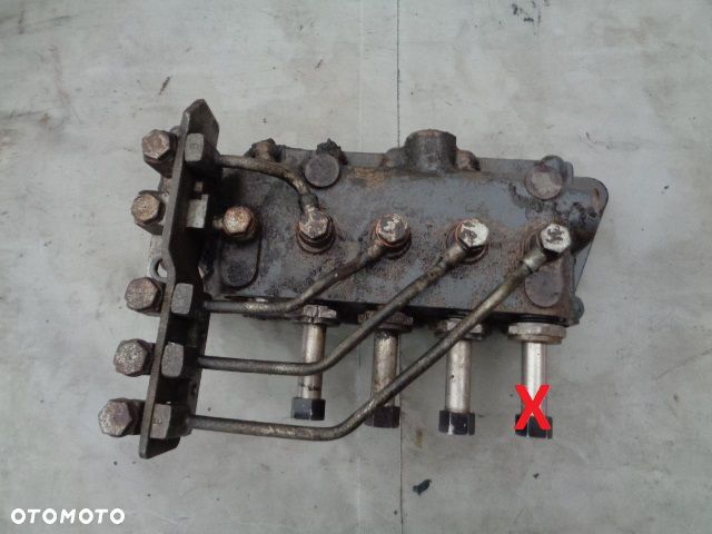 Rozdzielacz hydrauliczny blok sterowania biegami New Holland 8560 - 1