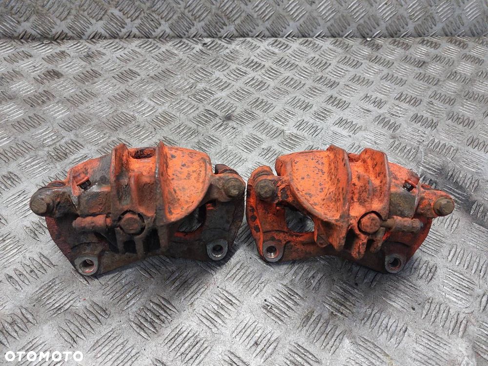 ZACISK HAMULCOWY LEWY PRAWY PRZÓD V40 S40 I 2.0 T - 4