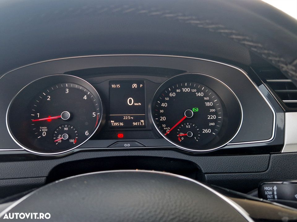 Volkswagen Passat 2.0 TDI DSG Comfortline - 21