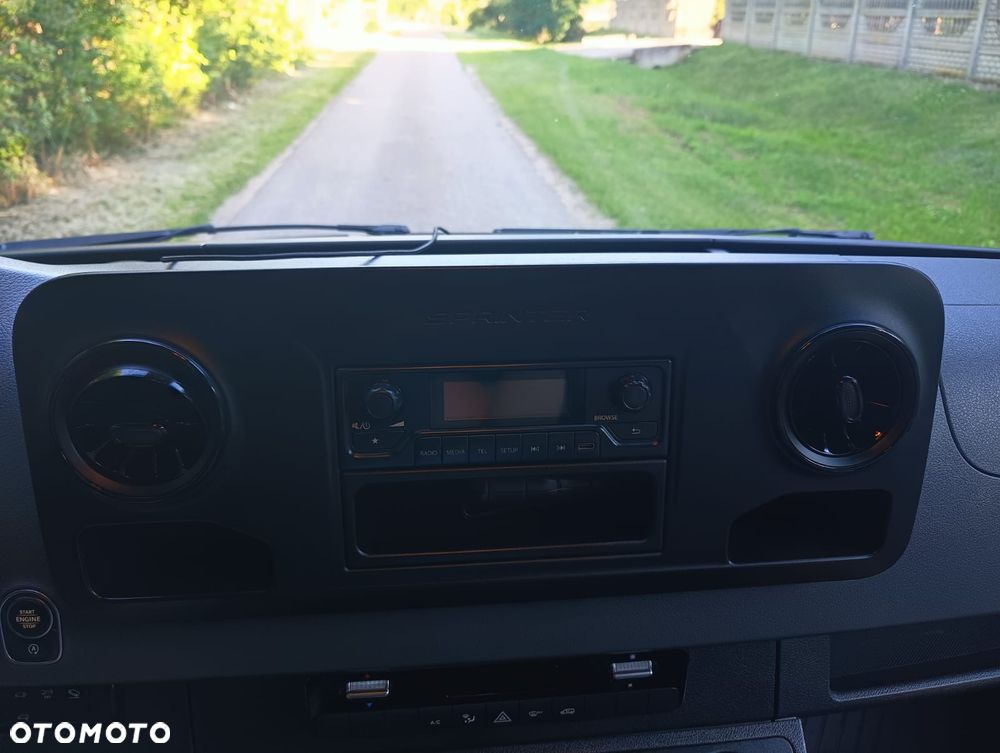 Mercedes-Benz SPRINTER - 15