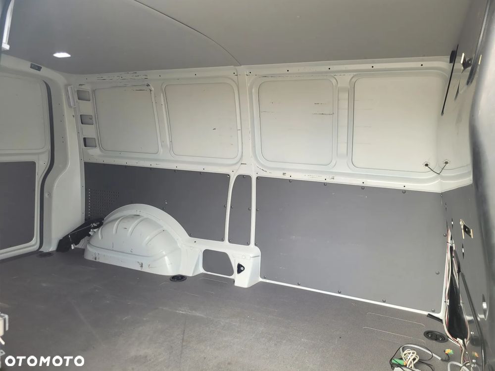 Volkswagen Transporter T6.1 - 17