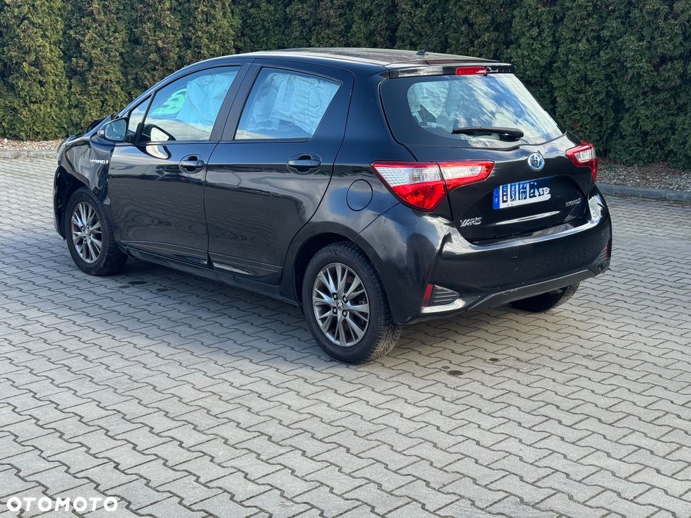 Toyota Yaris Hybrid 100 Life - 9