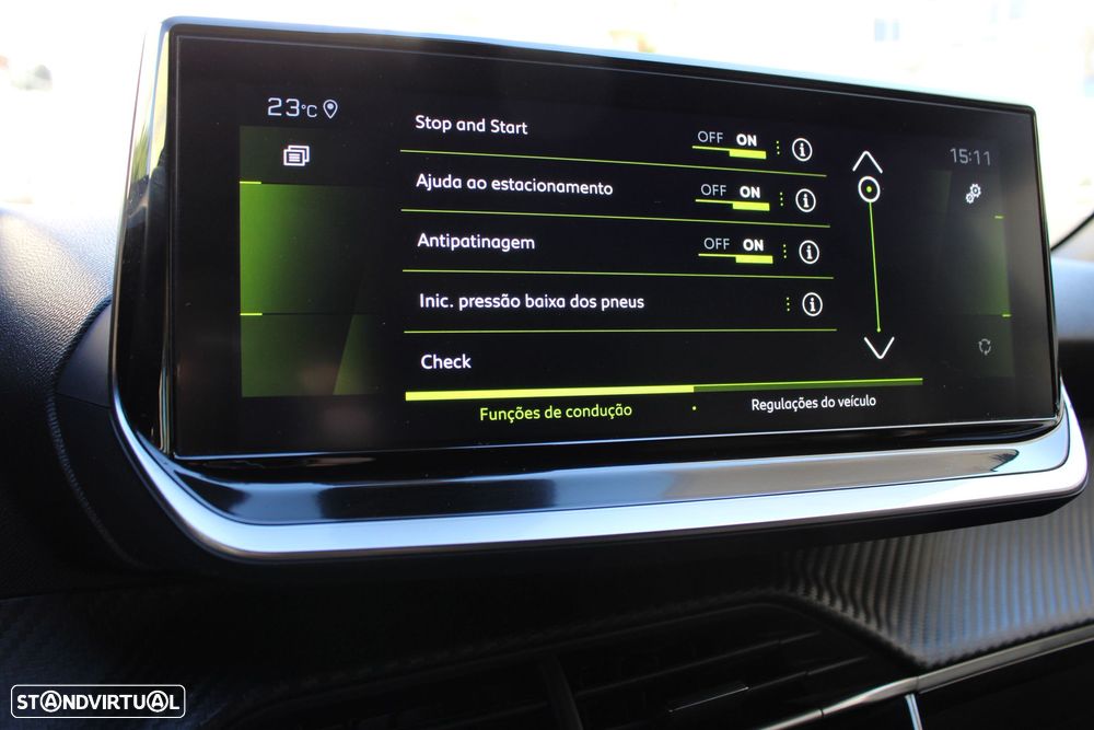 Peugeot 2008 PureTech 130 EAT8 Allure - 27