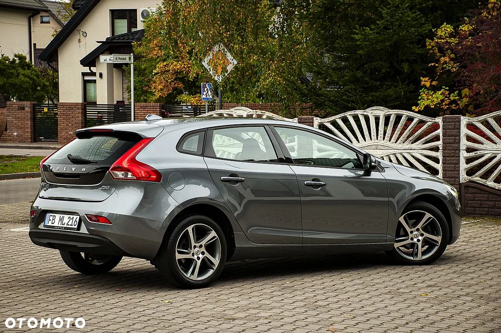 Volvo V40 D2 Summum - 11