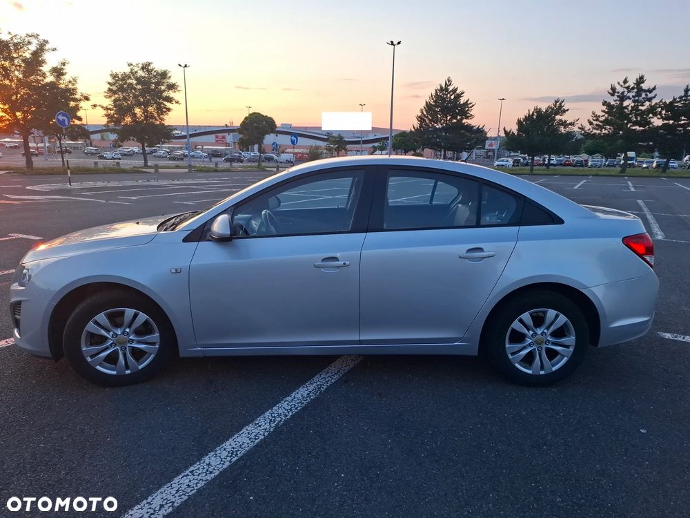 Chevrolet Cruze 1.8 LS+ - 5