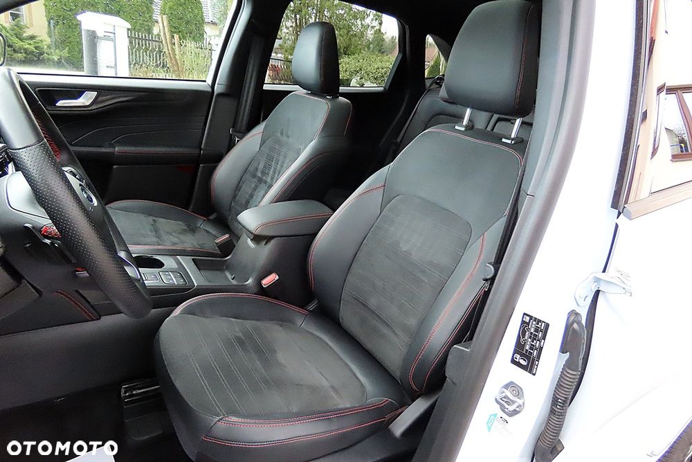 Ford Kuga 2.0 EcoBlue 4x4 ST-LINE X - 23