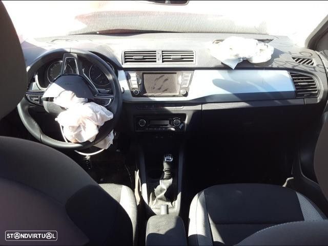 Peças Skoda Fabia III (NJ3) 1.0 TSI 2021 - 14