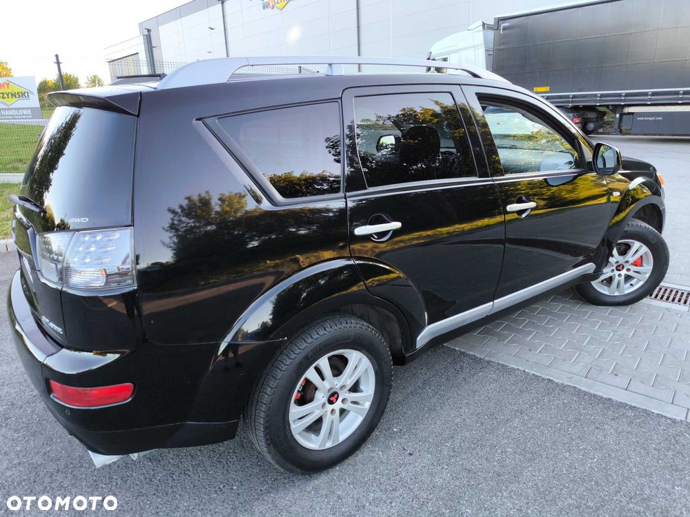 Mitsubishi Outlander - 3