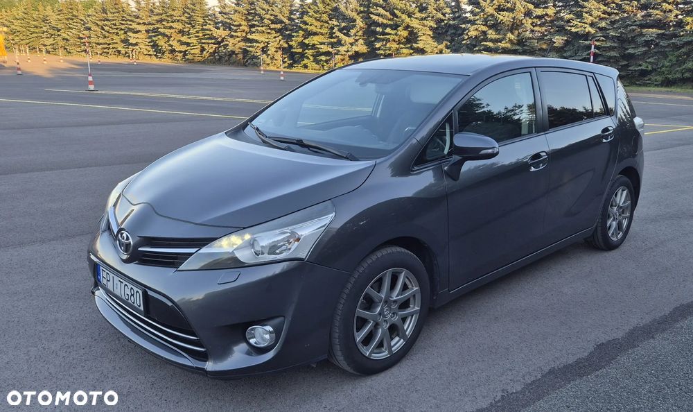 Toyota Verso 1.8 Prestige 7os - 1
