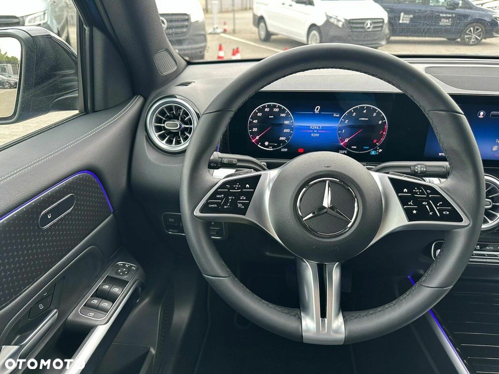 Mercedes-Benz GLB - 8