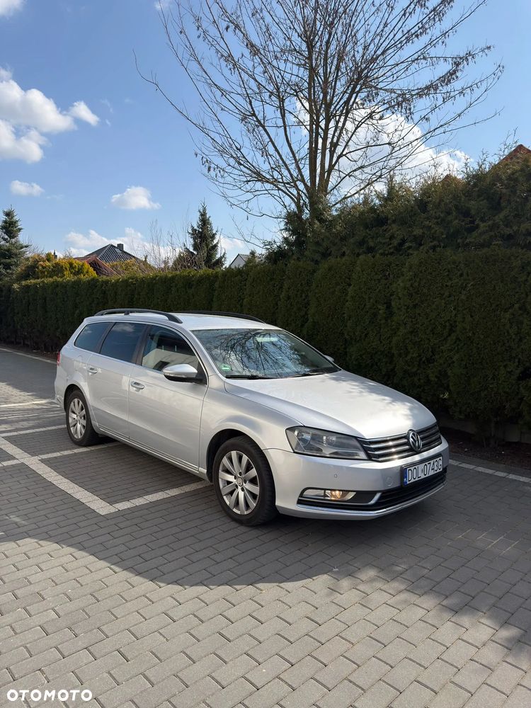 Volkswagen Passat - 1