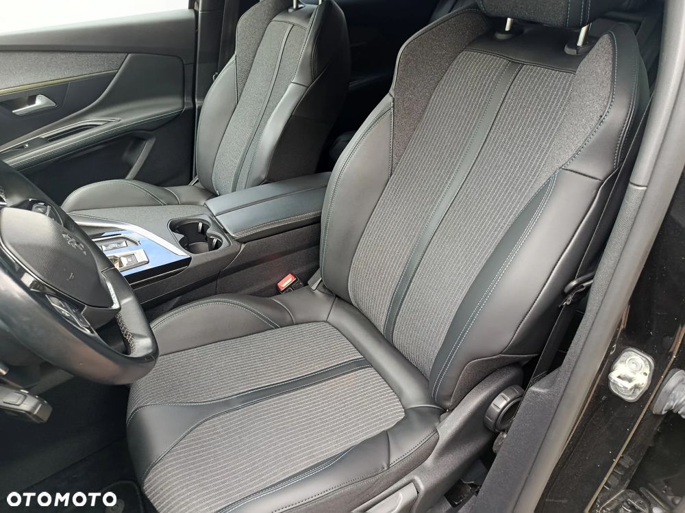 Peugeot 3008 225 e-EAT8 Allure - 18