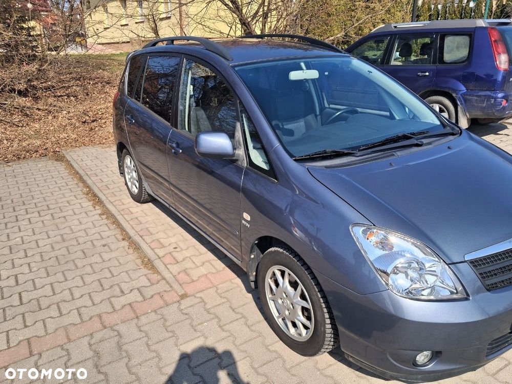 Toyota Corolla Verso - 4