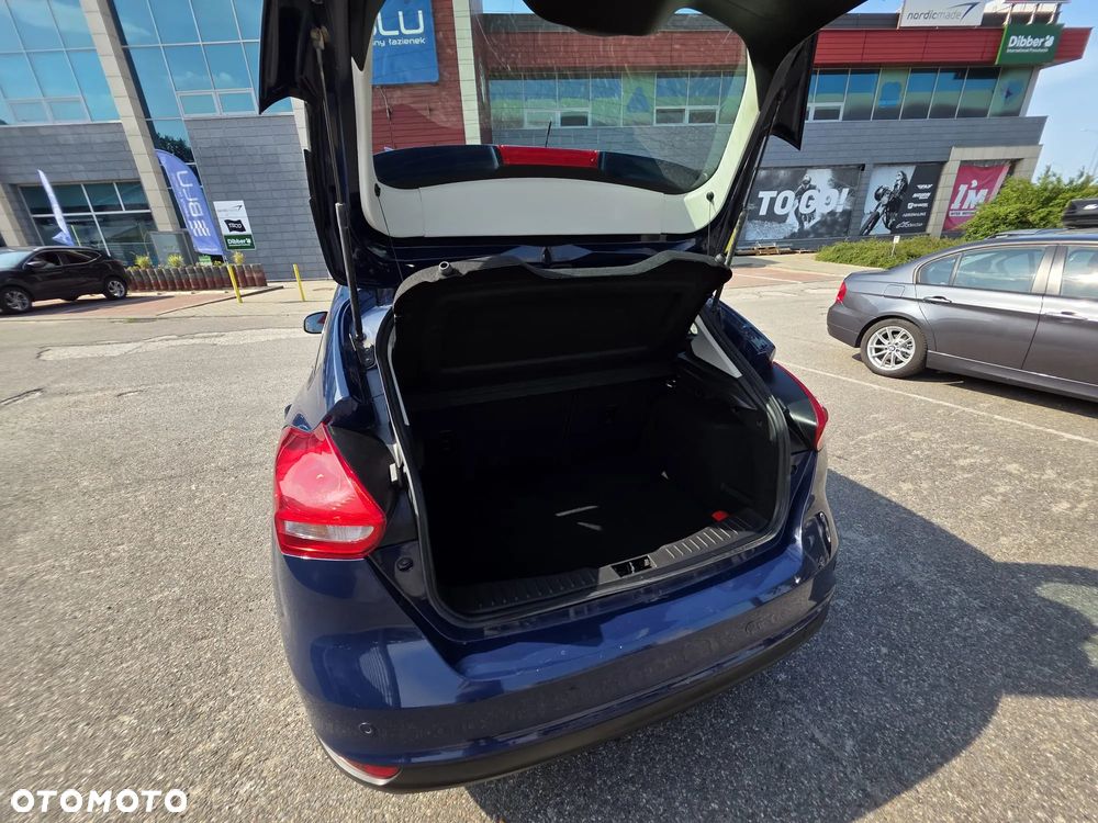 Ford Focus 1.5 TDCi SYNC Edition - 19