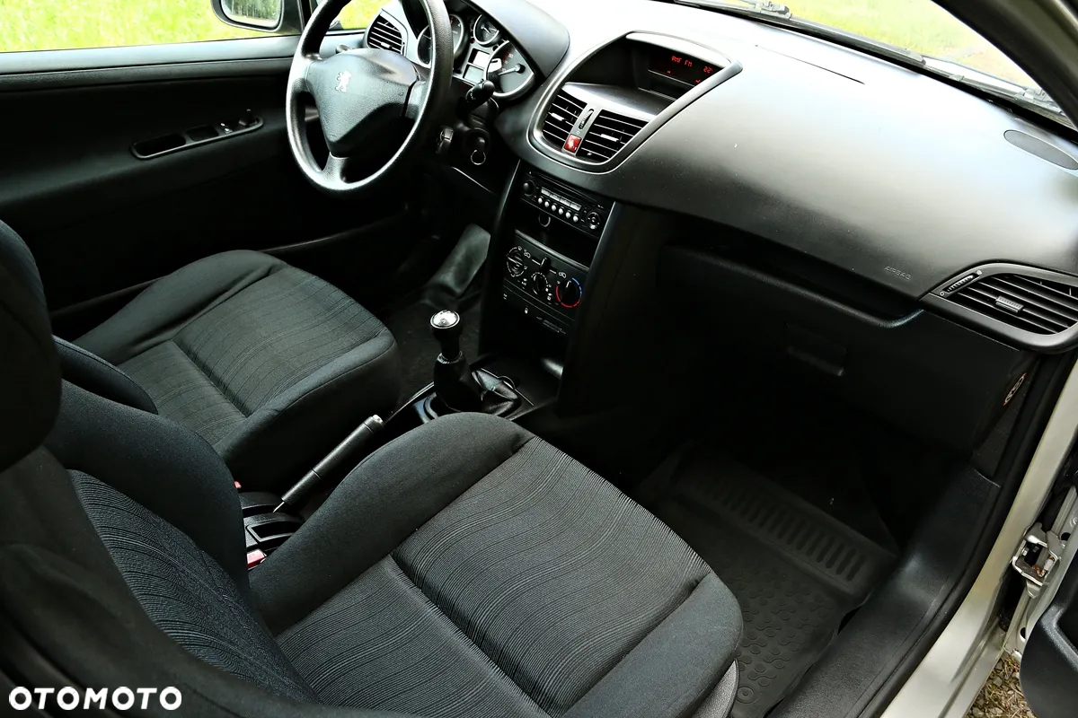 Peugeot 207 1.4 Trendy - 8