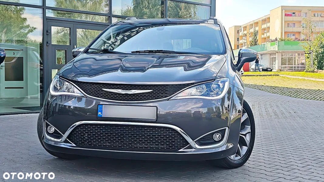 Chrysler Pacifica - 5