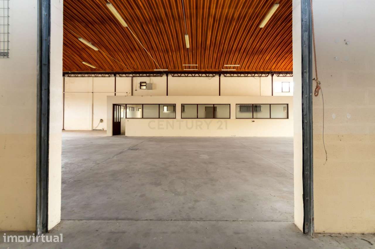 Armazém com zona comercial e escritórios-Zona Industrial Ortigosa (Lei - Grande imagem: 5/46
