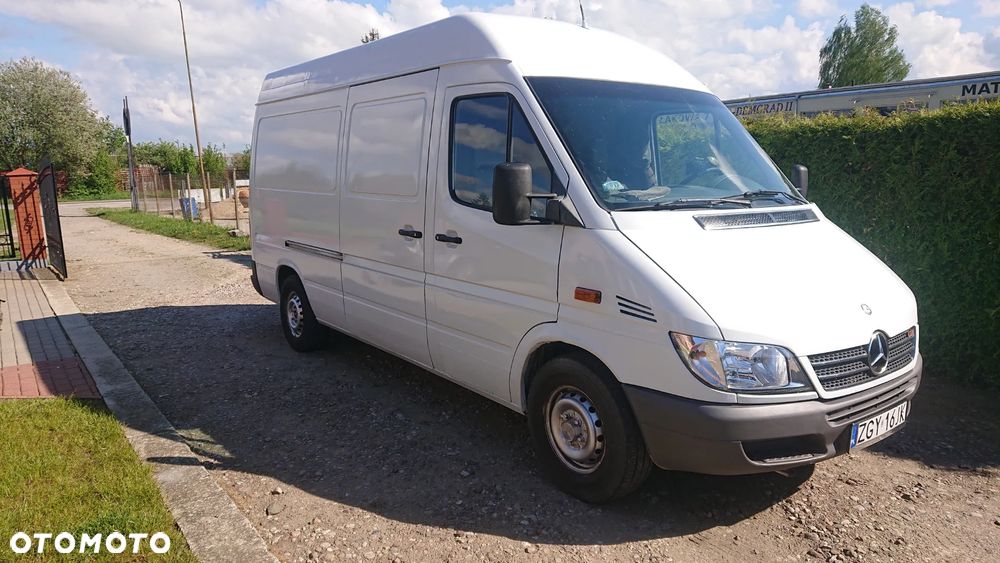 Mercedes-Benz Sprinter - 1