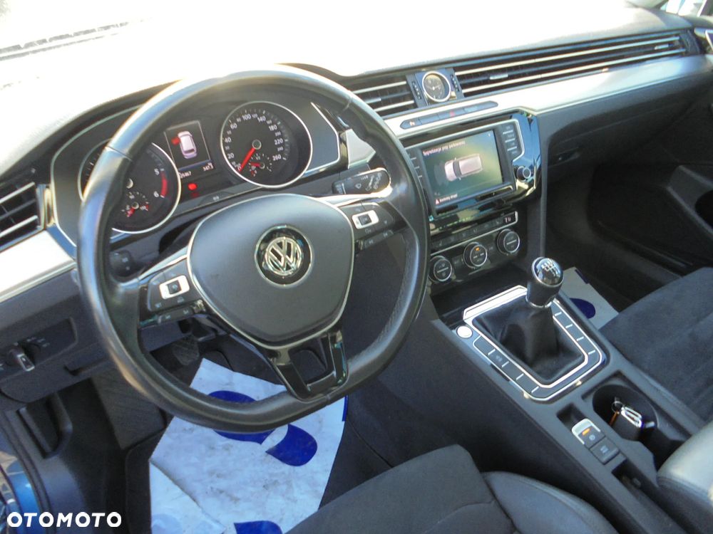 Volkswagen Passat Variant 2.0 TDI SCR BlueMotion Highline - 7