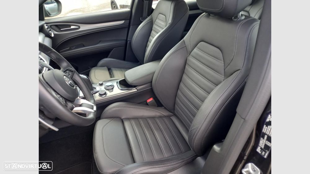 Alfa Romeo Stelvio 2.2 D Sprint Q4 AT8 - 32