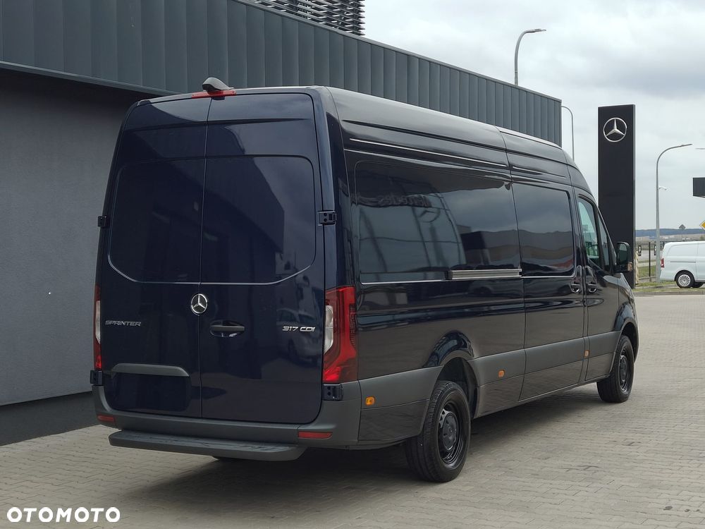 Mercedes-Benz Sprinter - 5