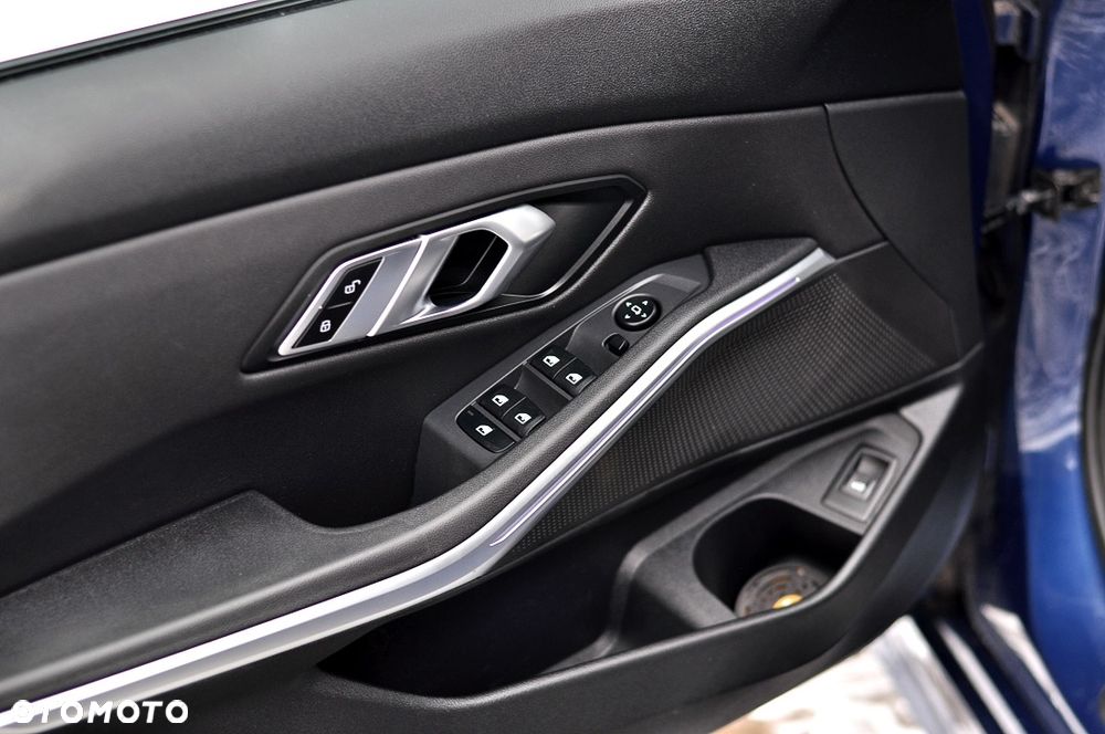 BMW Seria 3 320i GPF Sport Line Shadow sport - 23