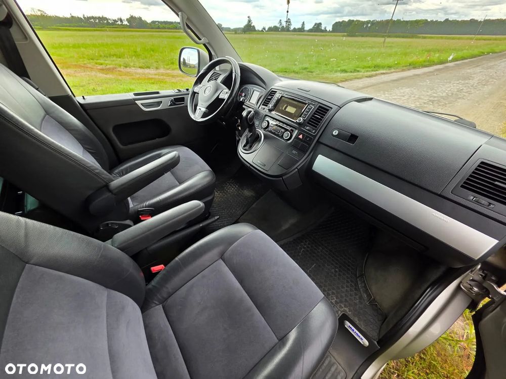 Volkswagen Multivan - 25