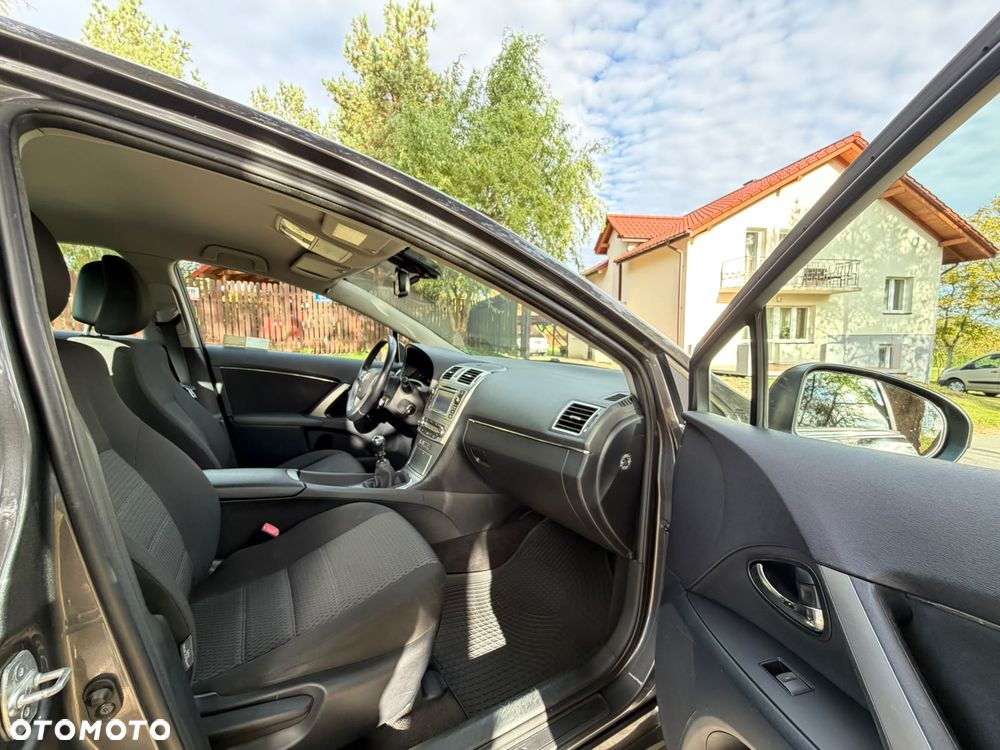 Toyota Avensis 2.2 D-4D Premium - 24