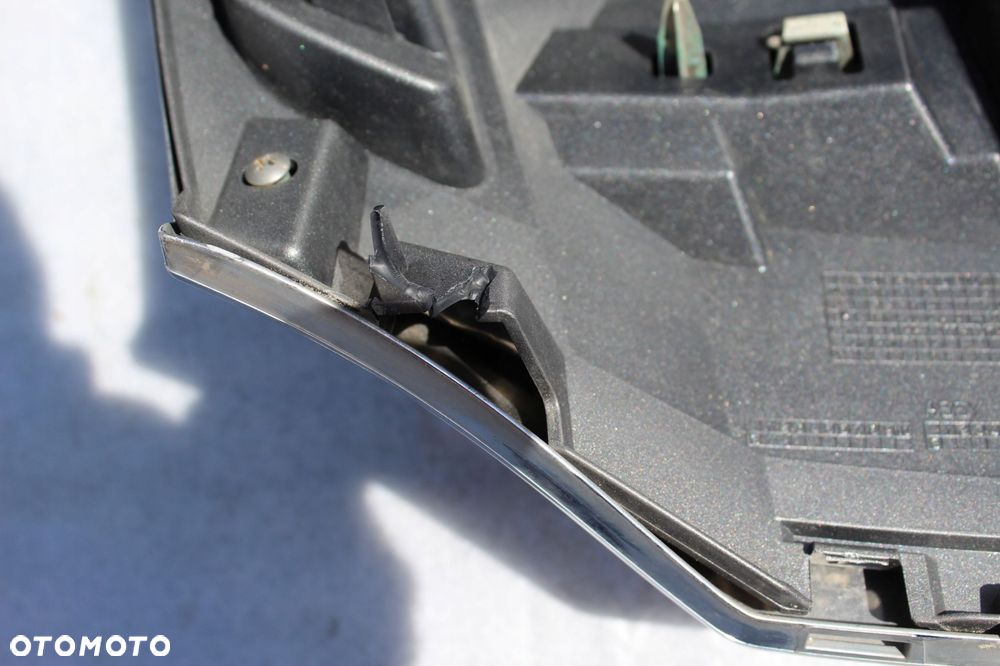 nissan navara np300 grill atrapa 623105jt0a - 8