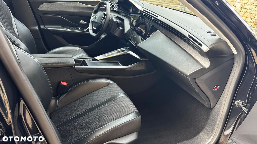 Peugeot 308 BlueHDi 130 EAT8 Allure - 19