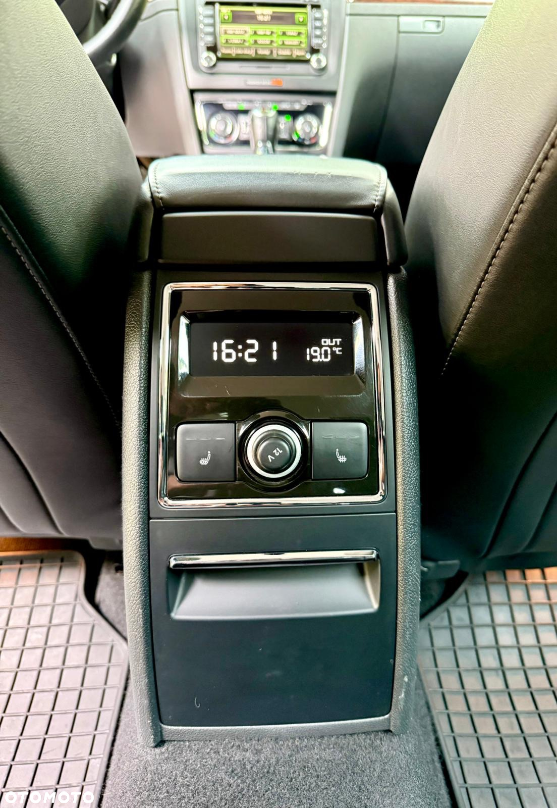 Skoda Superb 2.0 TDI 4x4 Platinum DSG - 18