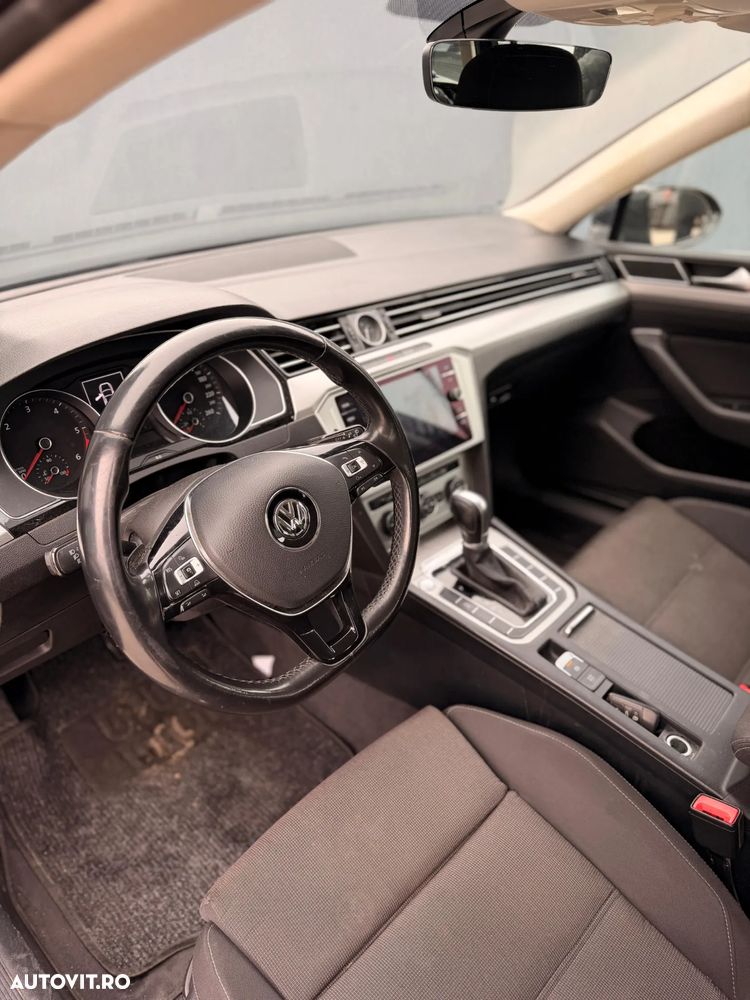 Volkswagen Passat 2.0 TDI DSG Comfortline - 5