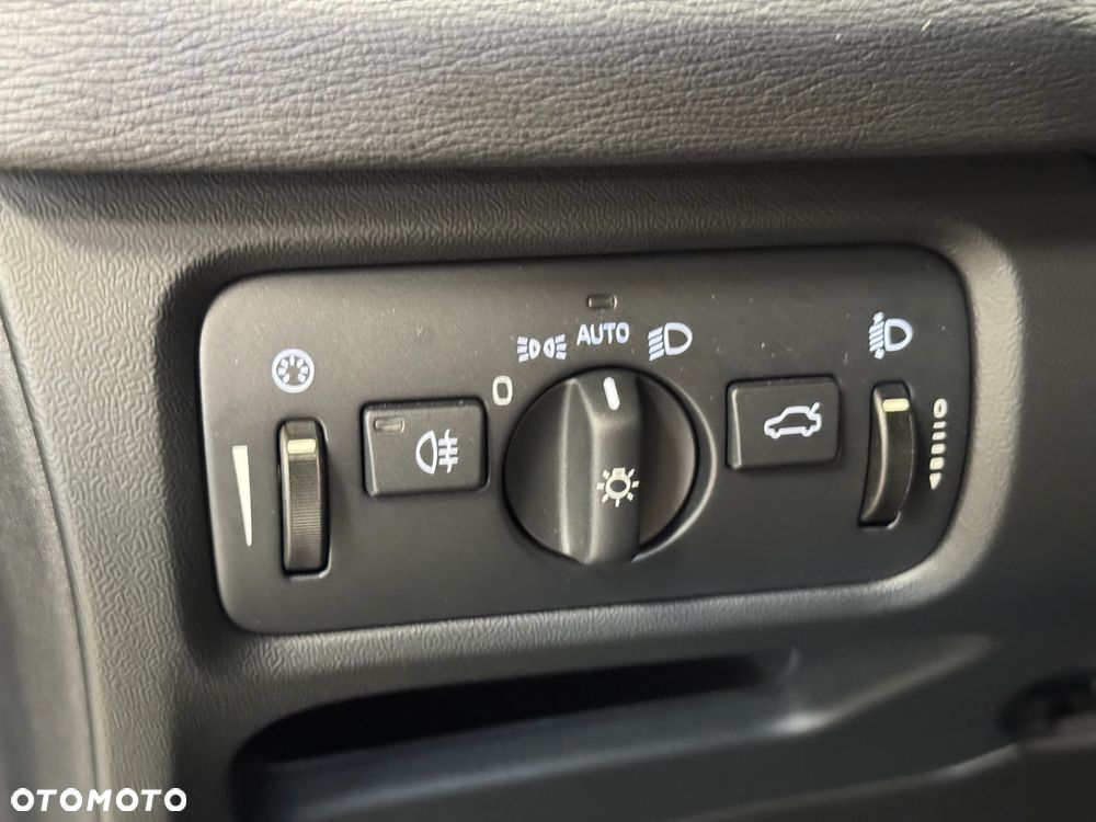 Volvo V40 T3 Drive-E Kinetic - 16