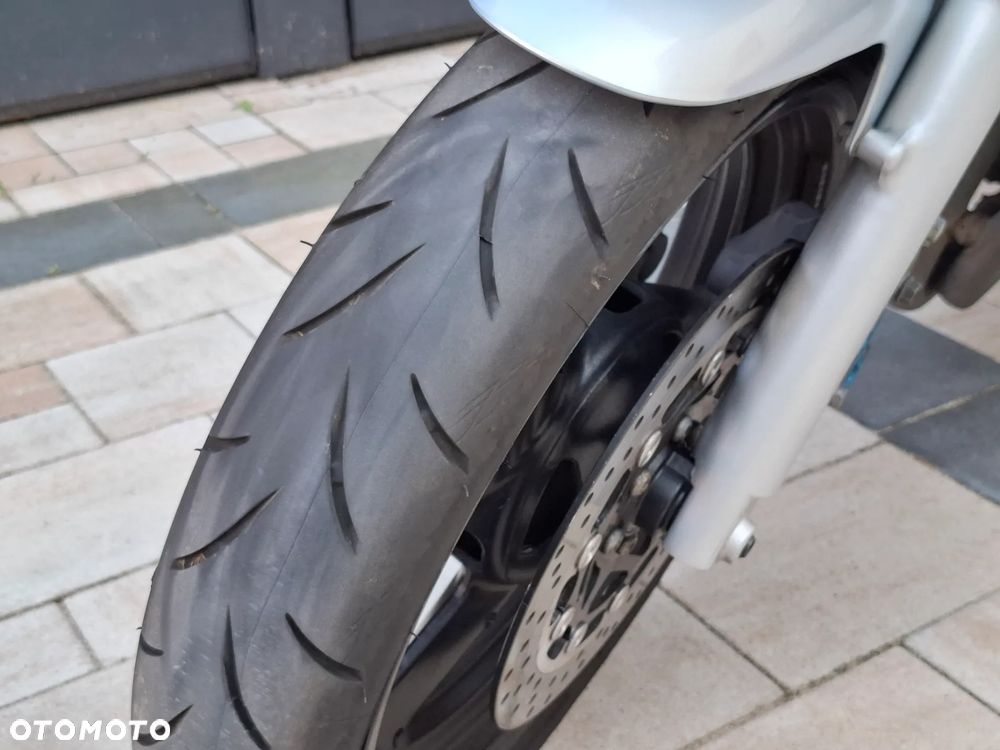 Yamaha FZS - 7